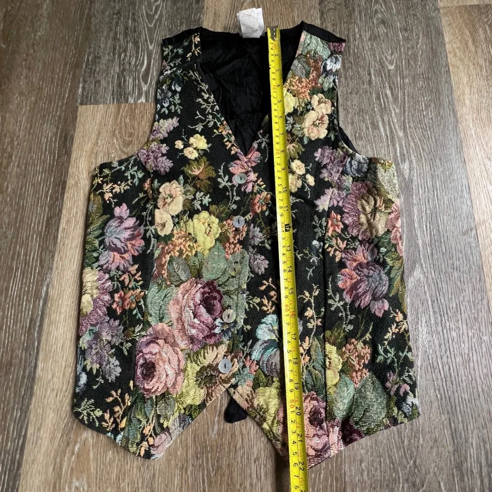 CT ME Tapestry Vest Women Medium Black Floral Vintage 90s Button Front Boho USA